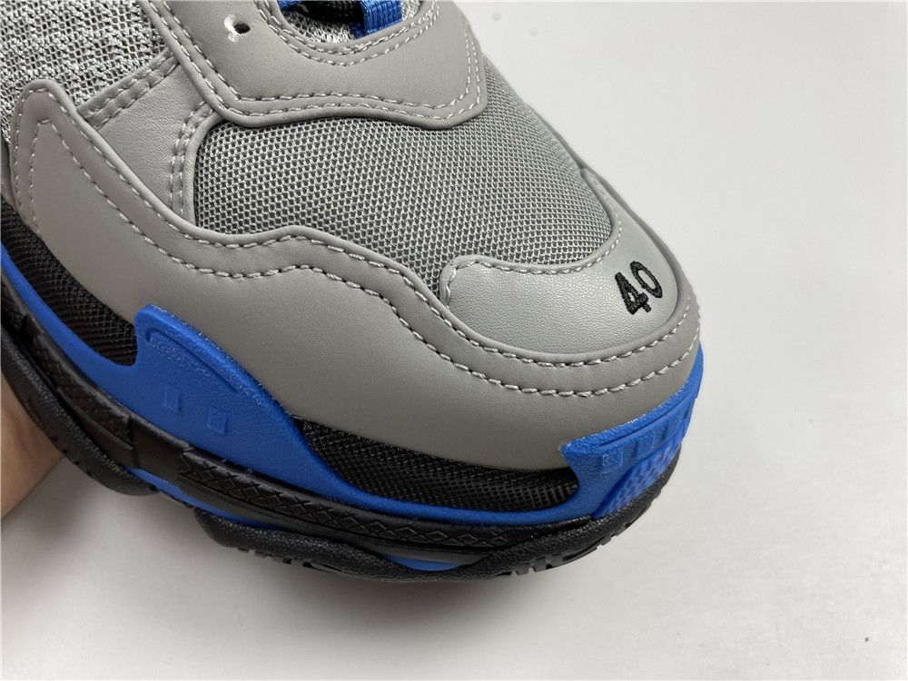 BLG sneaker